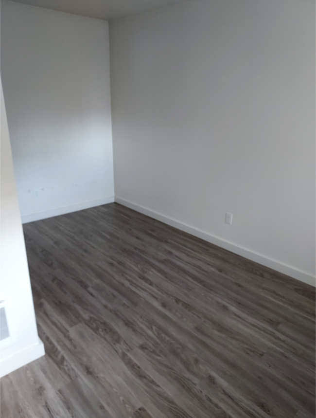 Building Photo - 325 N Jefferson St