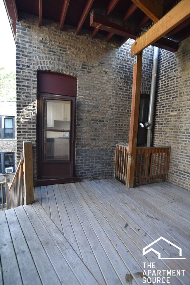 Building Photo - 3804 N Pine Grove Ave