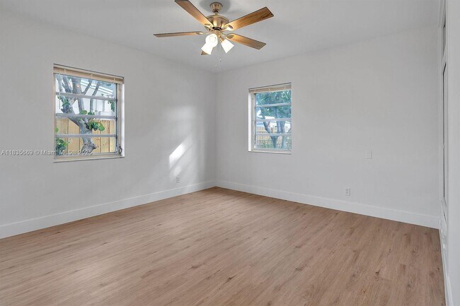 Building Photo - 1751 12th Ct N