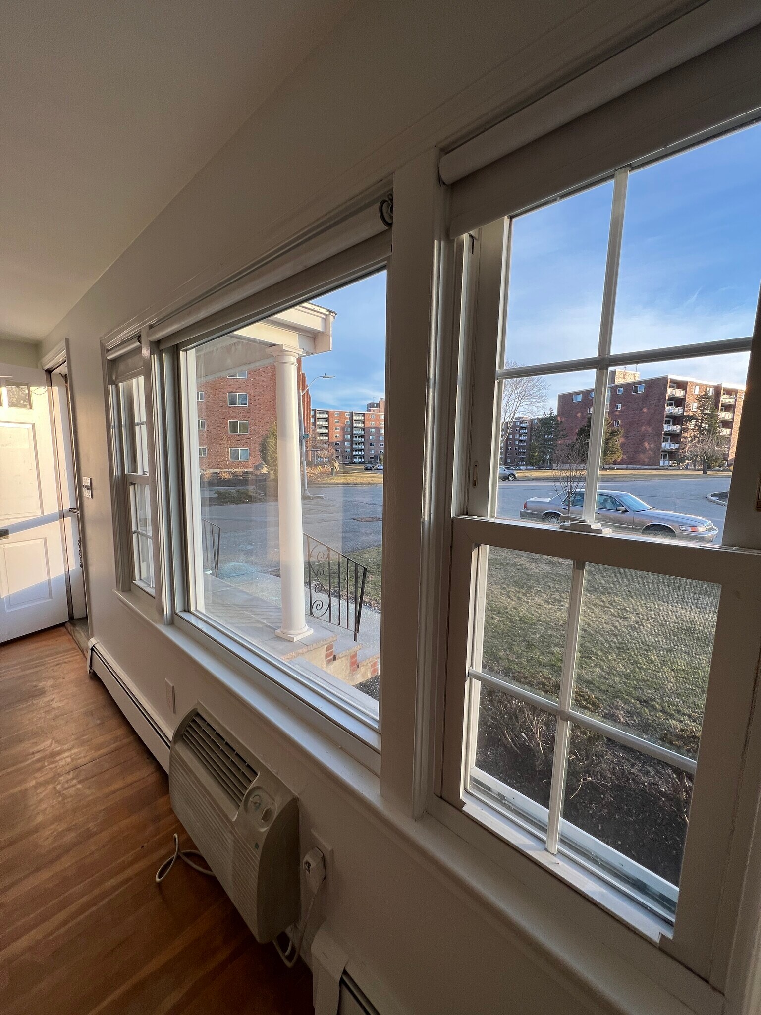 Building Photo - 80 Pond St