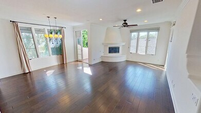 Building Photo - Spacious 2-bedroom/2.5-bathroom Townhouse- In the heart of the Funk Zone