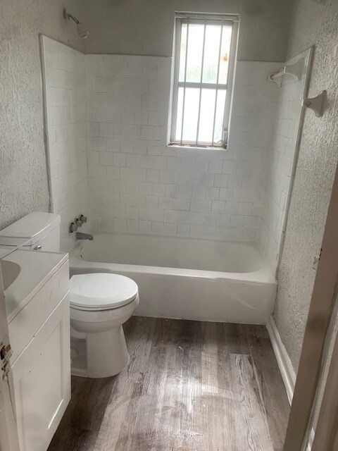 Building Photo - 1570 W 31st St
