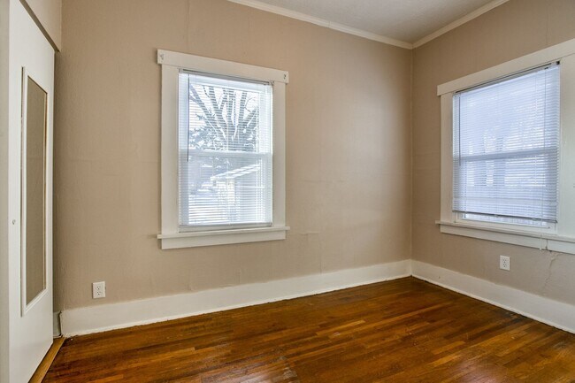 Building Photo - 4859 Calvert St