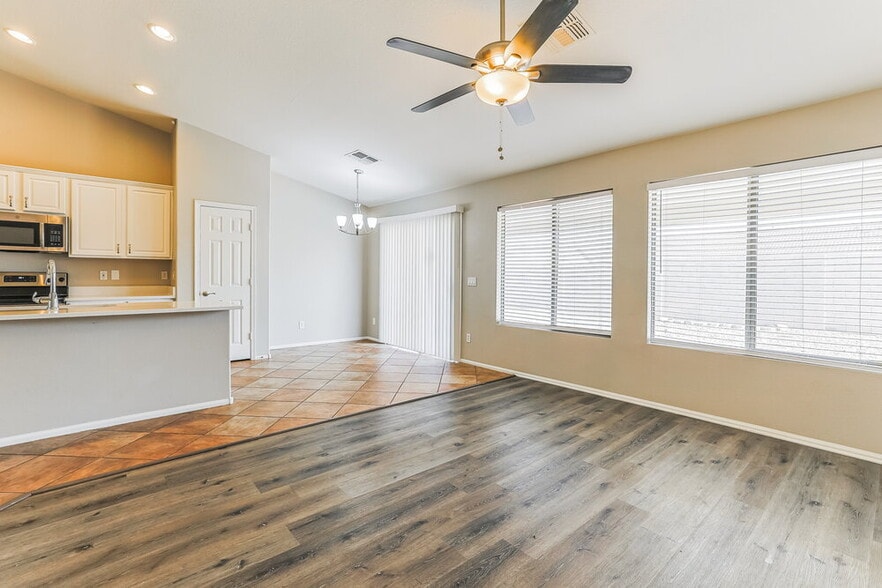 Building Photo - 4148 E Stratford Pl
