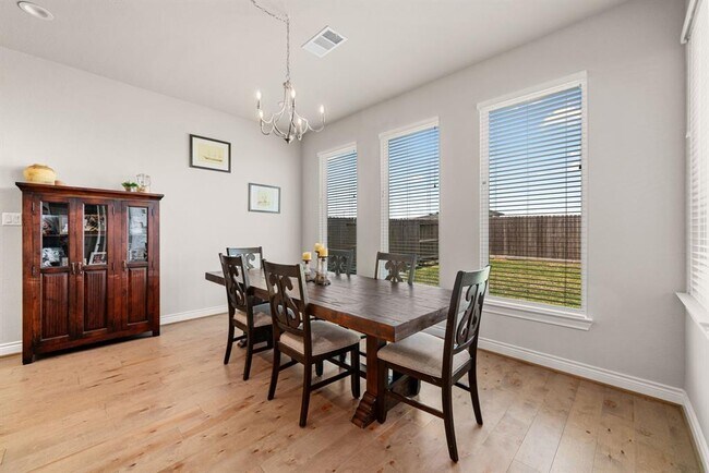 Building Photo - 500 Wild Grv Ln