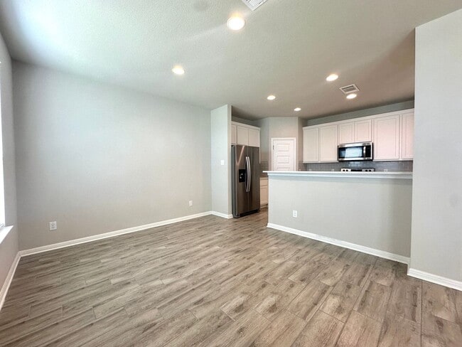 Building Photo - COMING SOON - MID MAY