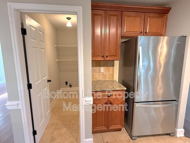 Building Photo - 2321 Heathershire Ln