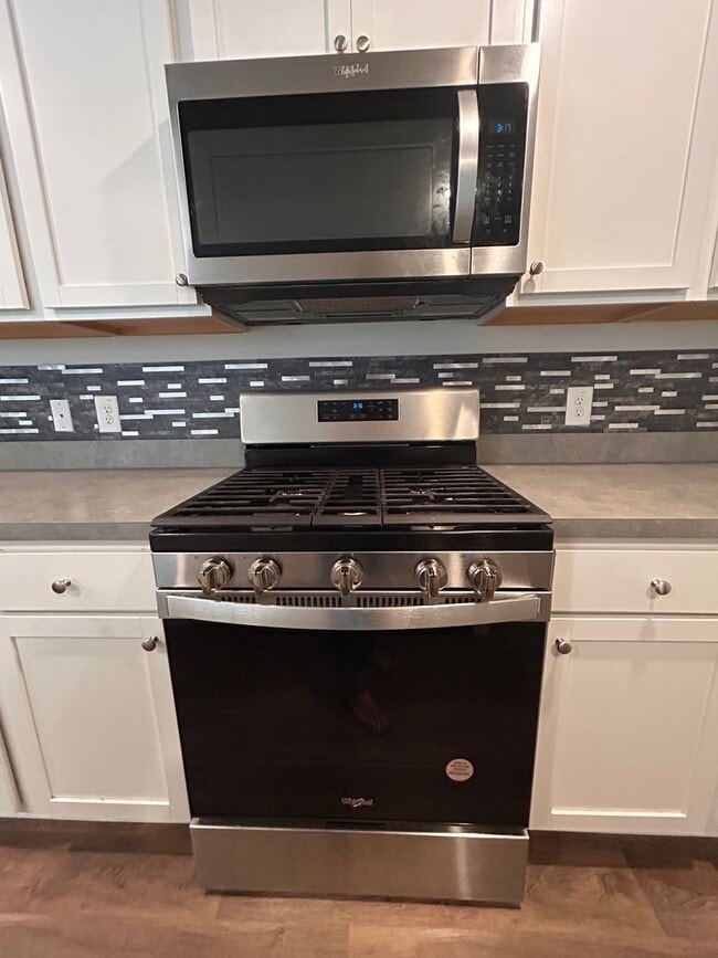 Building Photo - *Move in Special*  Spacious 3BR/2BA home in the Carnes area!