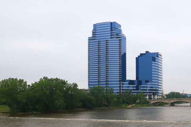 Building Photo - 335 Bridge St NW