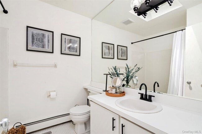 Building Photo - 24 N Quarter Rd