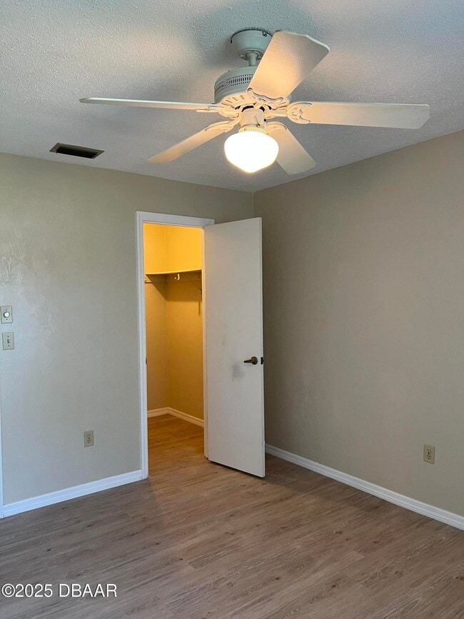Building Photo - 1239 Edna Dr