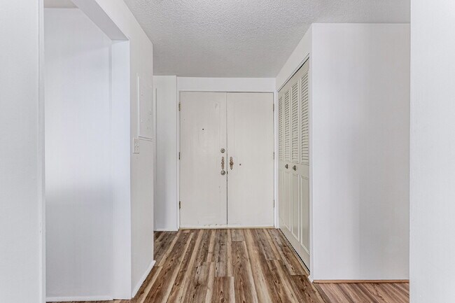 Building Photo - Three Bed / Two bath at the Cherry Creek Polo Club Condominiums