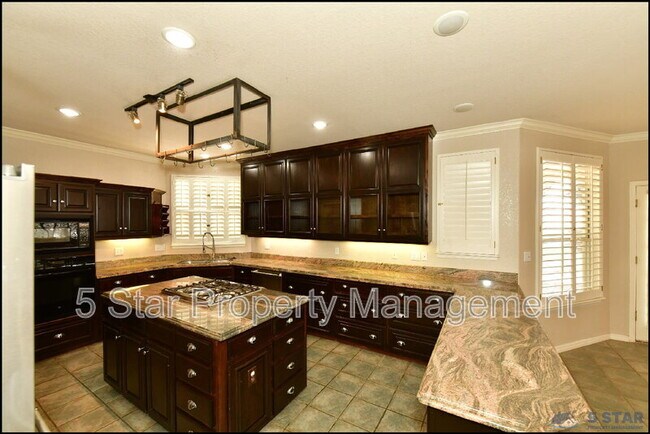 Building Photo - 6598 Eagle Ridge Dr