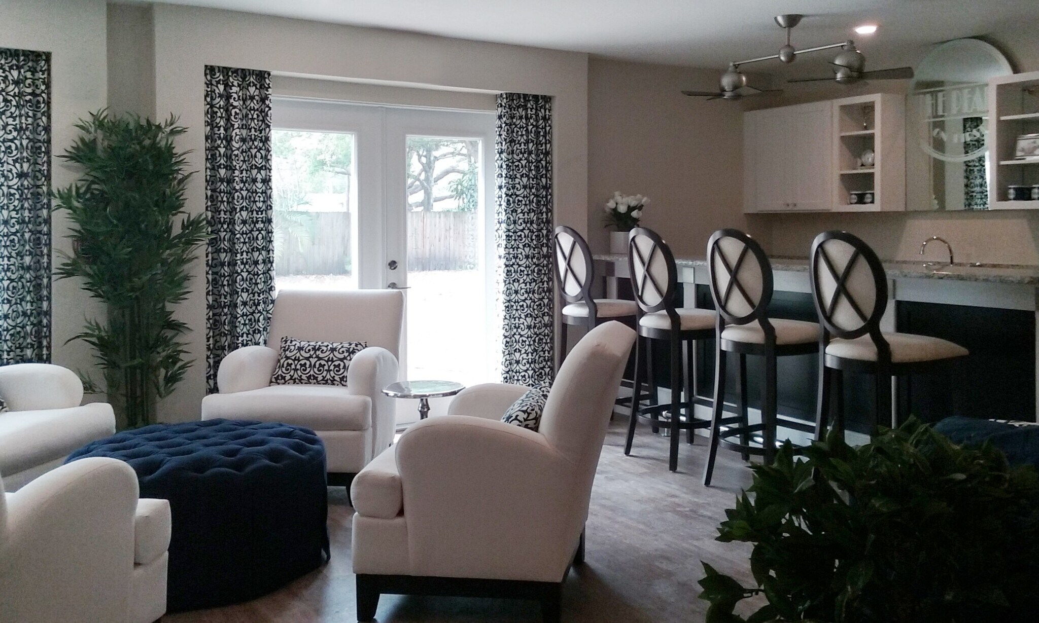 Building Photo - 2 Bed/2 Bath - Unit 21