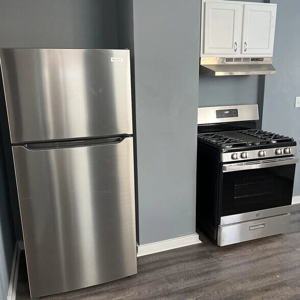 Building Photo - 1223 Portage Ave