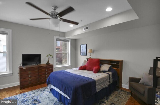 Building Photo - 1715 N Howard St