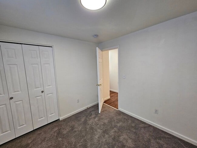 Building Photo - 3Bd/2Ba Single Story Home-Available soon!