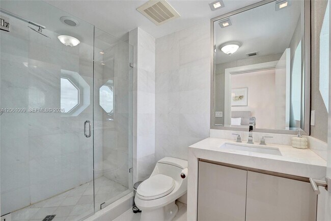 Building Photo - 17875 Collins Ave