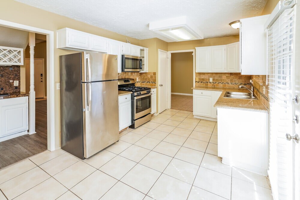 Building Photo - 18082 Garden Manor Dr
