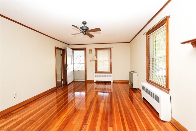 Building Photo - 354 Pond St