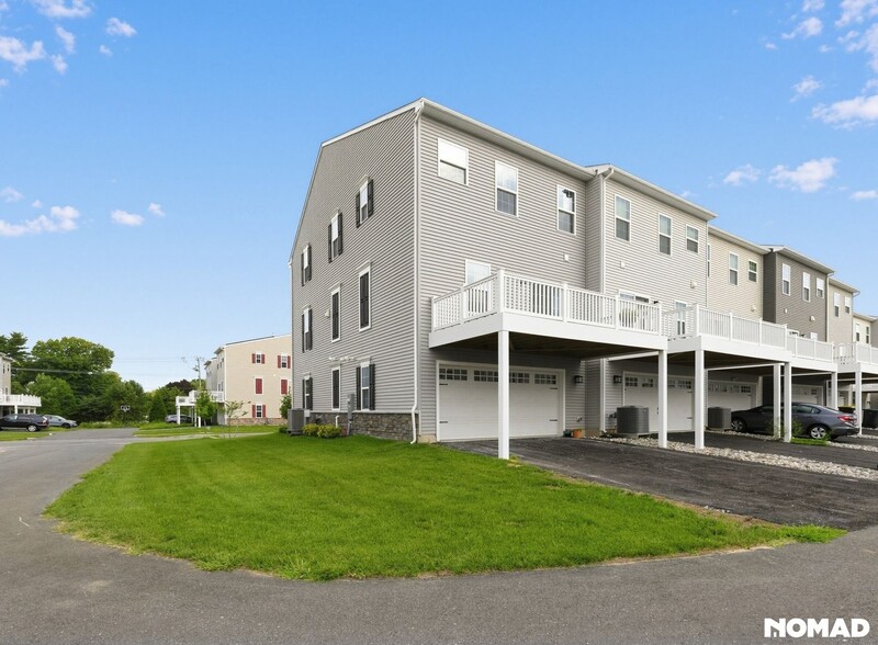 Building Photo - 710 Rosemary Wy