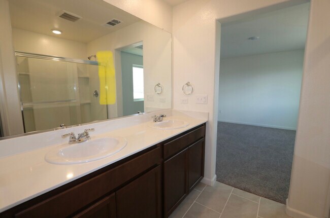 Building Photo - 2224 S Crumal St