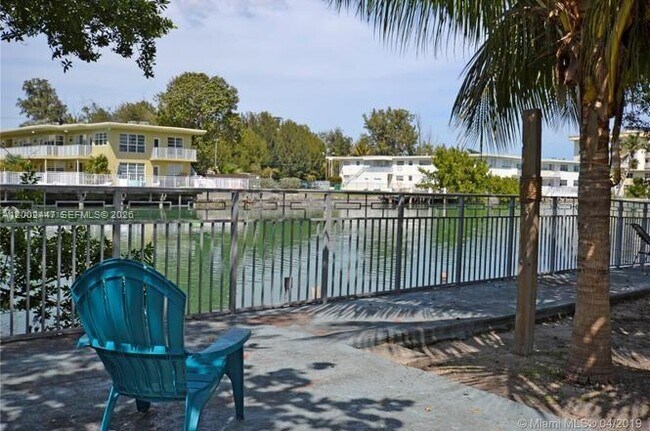 Building Photo - 1255 Marseille Dr