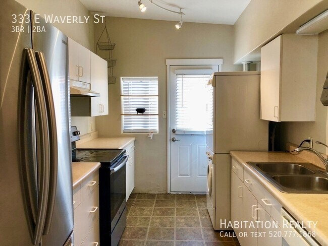 Primary Photo - 333 E Waverly St