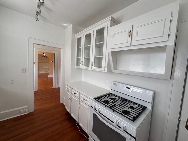 Building Photo - 1103 Parkside Dr