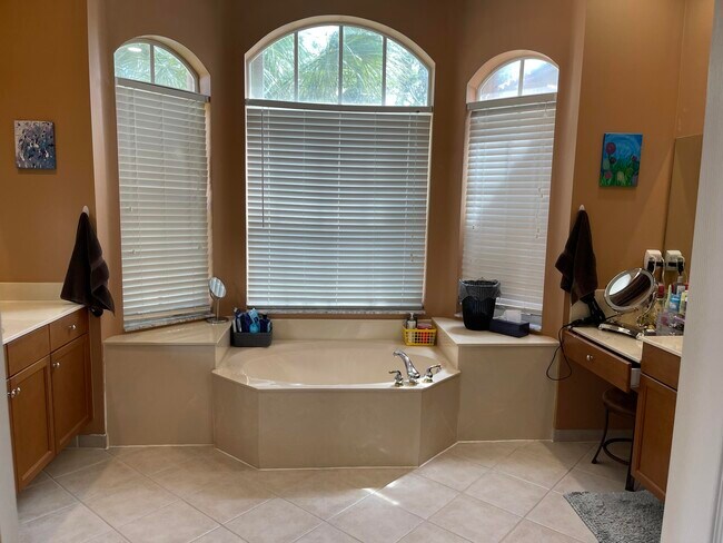 Building Photo - 9828 Stover Way
