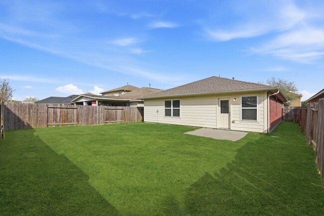 Building Photo - 1502 Stonehedge Bend Dr