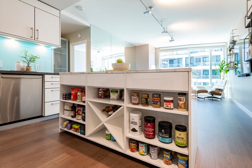 Island - 301 Main St