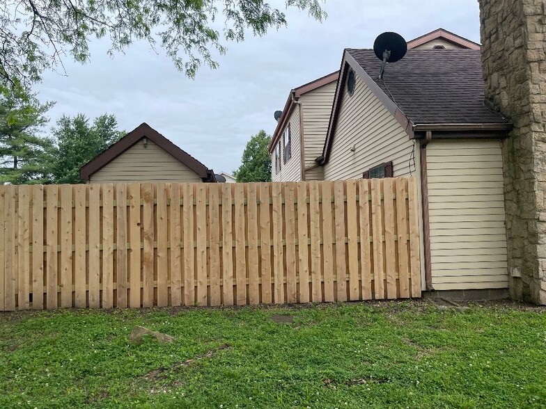 Fenced Patio - 2738 Dartmouth Dr