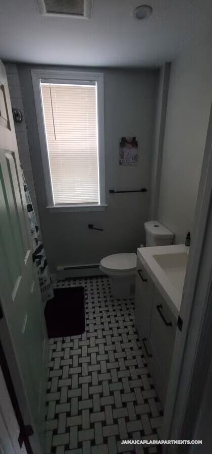 Building Photo - 11 Priesing St