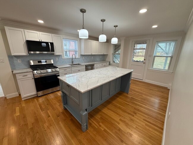 Building Photo - 22 Sweetser St