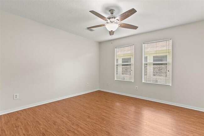 Building Photo - 16928 Scenic Knoll