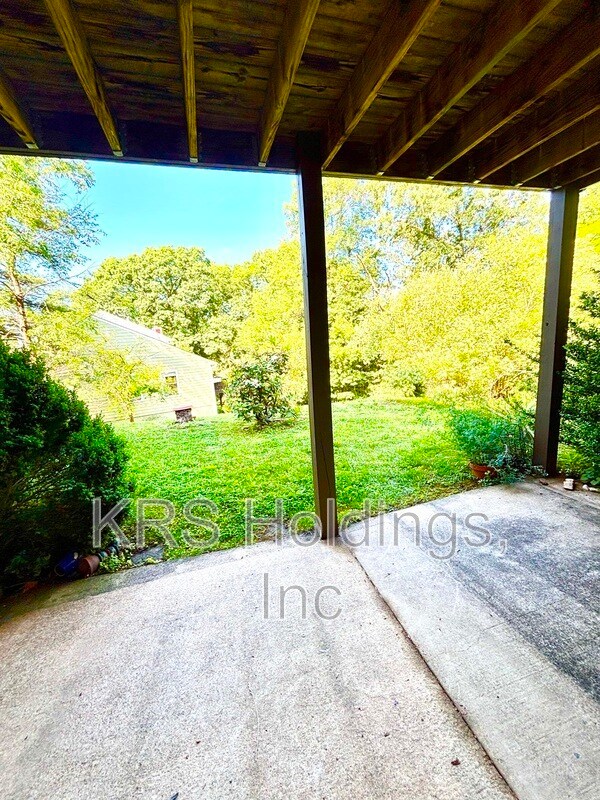 Building Photo - 542 Whitcover Cir