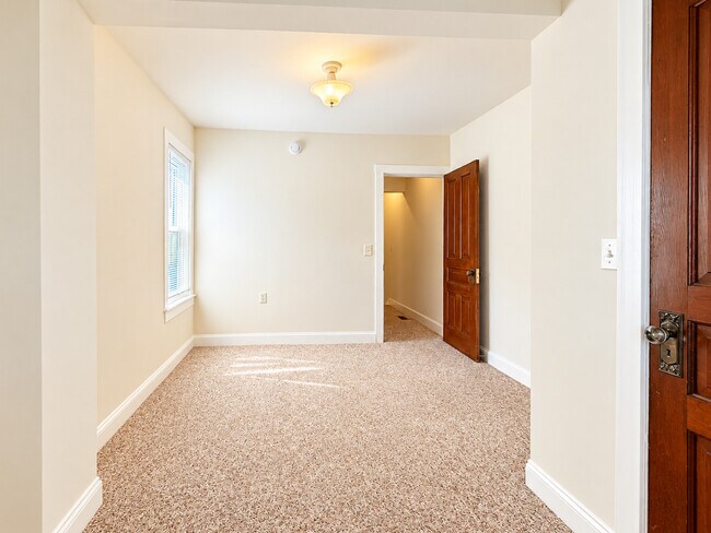 Building Photo - 127 N Liberty St