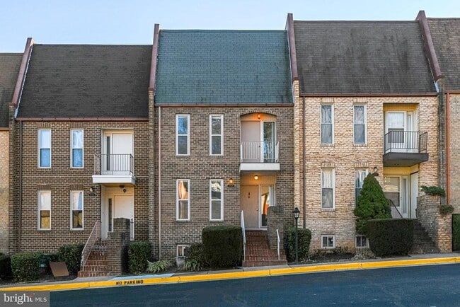 Primary Photo - 1727 Cy Ct