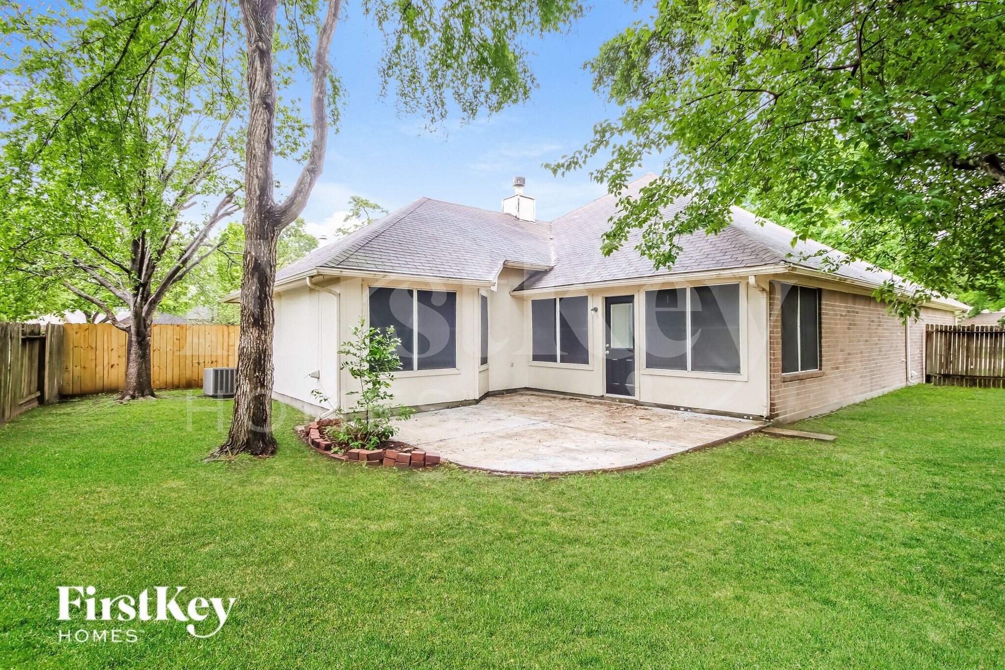 Building Photo - 26967 Crown Haven Ct