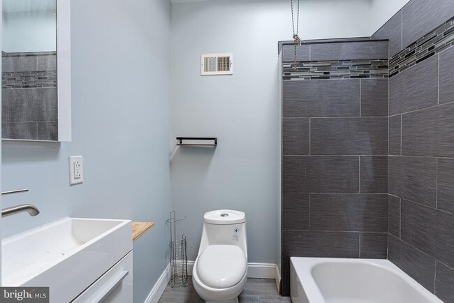 Building Photo - 1449 S 32nd St