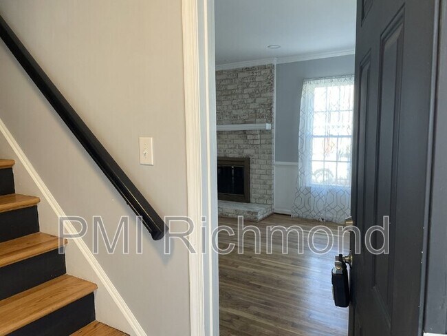 Building Photo - 9007 Covewood Rd