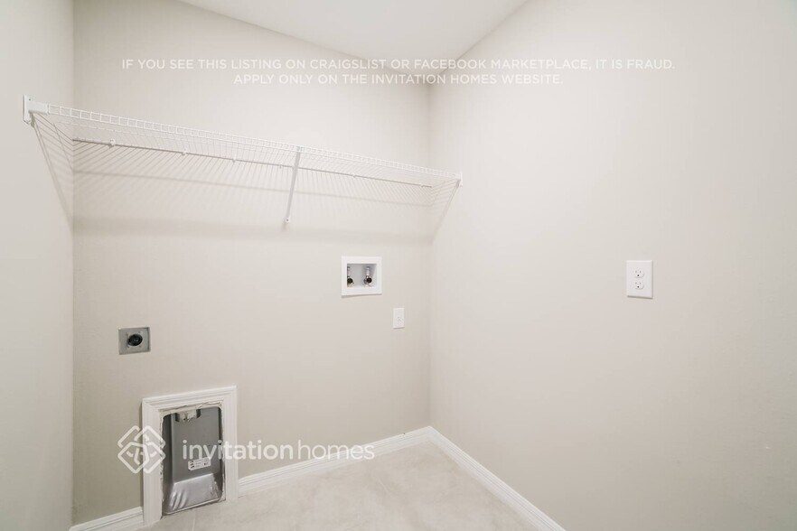 Building Photo - 15545 Miller Creek Dr