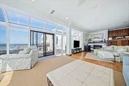 Building Photo - 62 Oceanside Dr