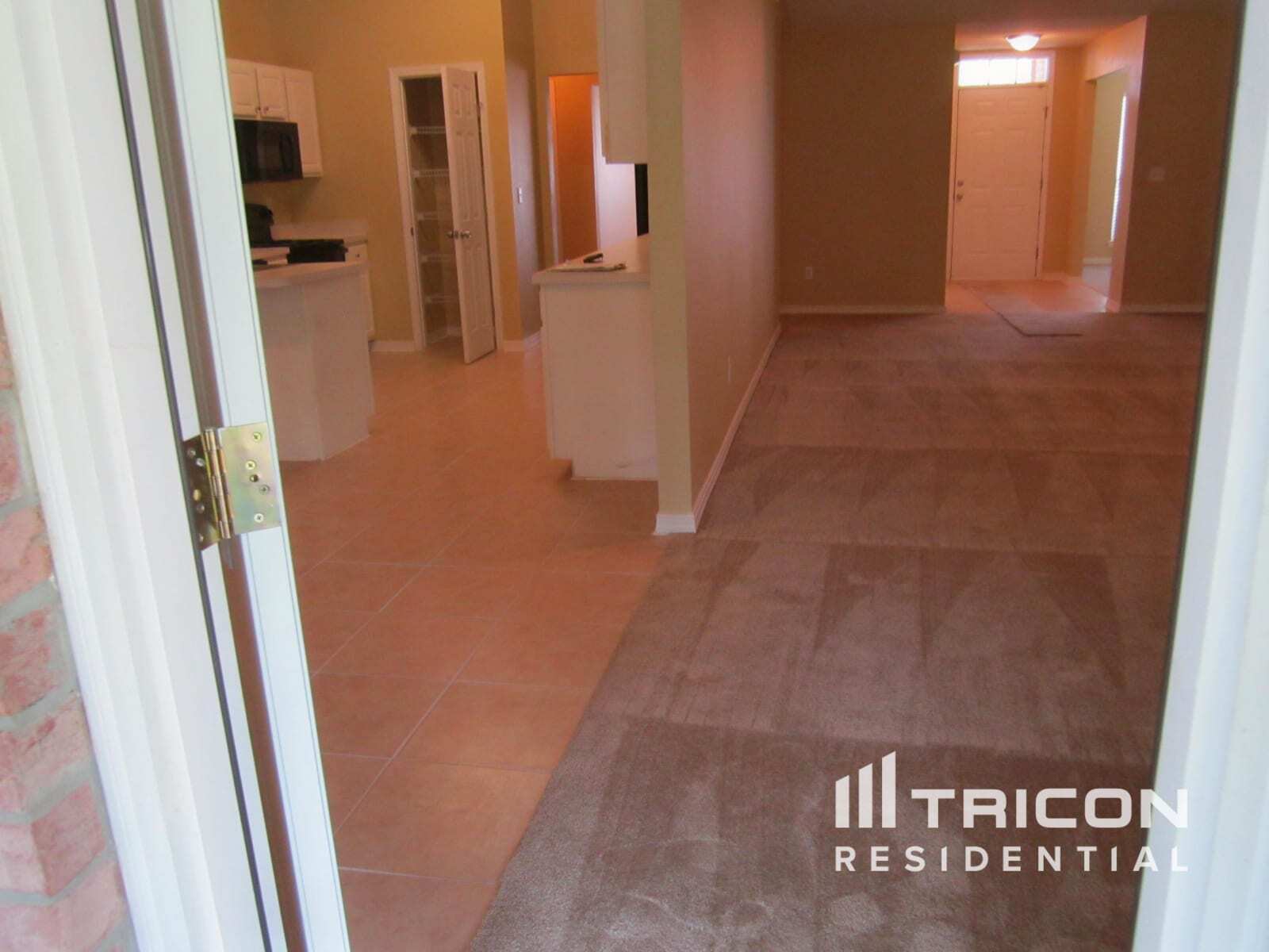 Building Photo - 1267 Summit Oaks Dr E