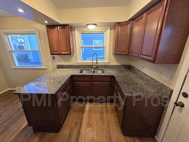 Building Photo - 6901 N 42nd St