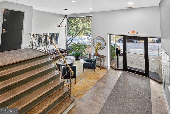 Building Photo - 4114 Davis Pl NW