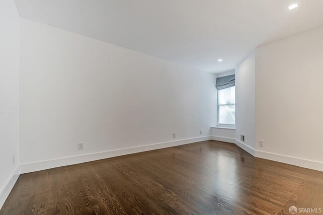 Building Photo - 69 Uranus Terrace