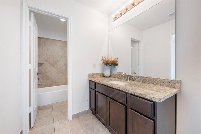 Building Photo - 3646 Aldridge Dr