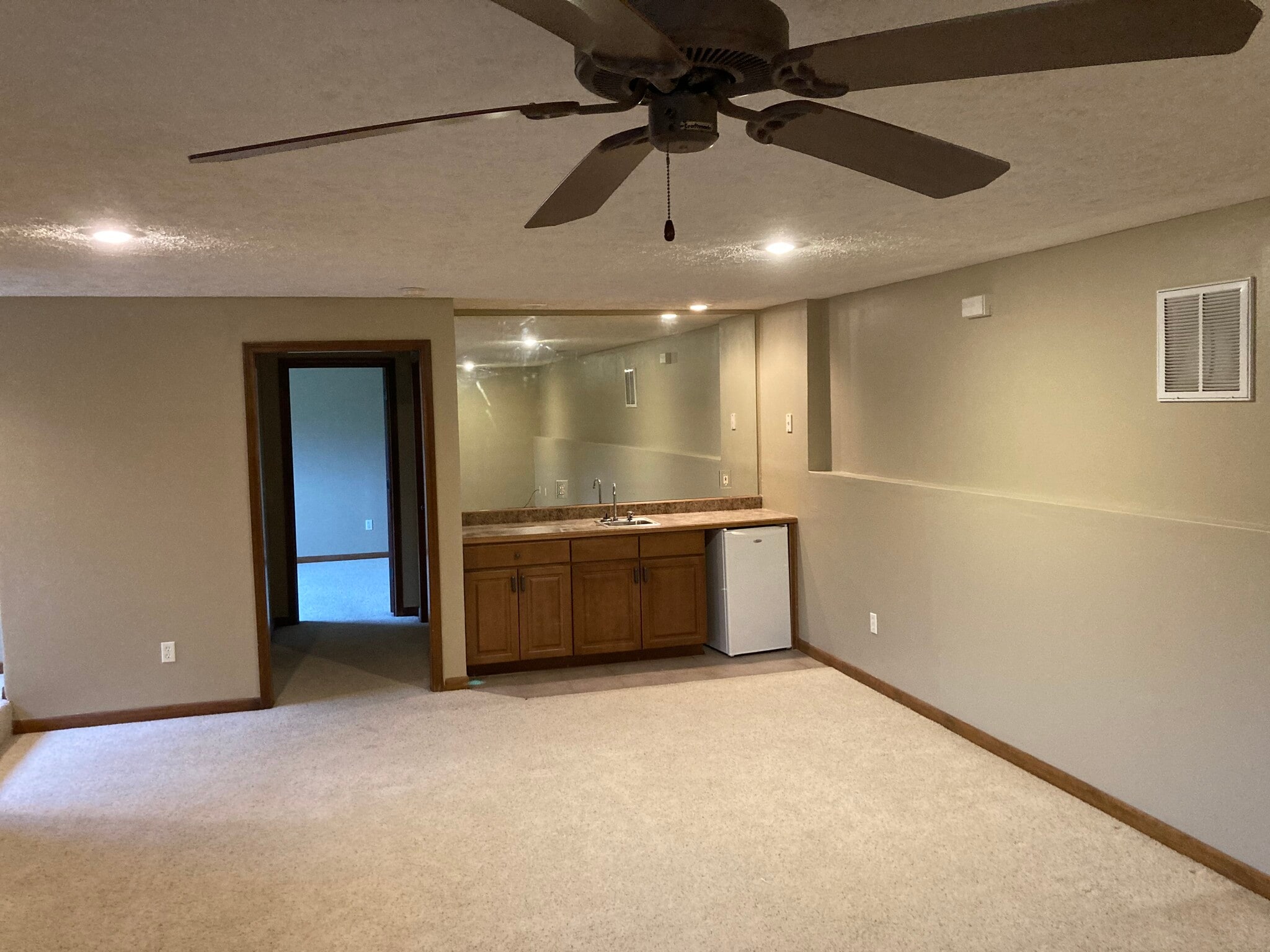 Building Photo - 502 Pepper Hill Dr